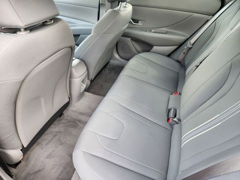 Certified 2025 Hyundai Elantra Sport image 28