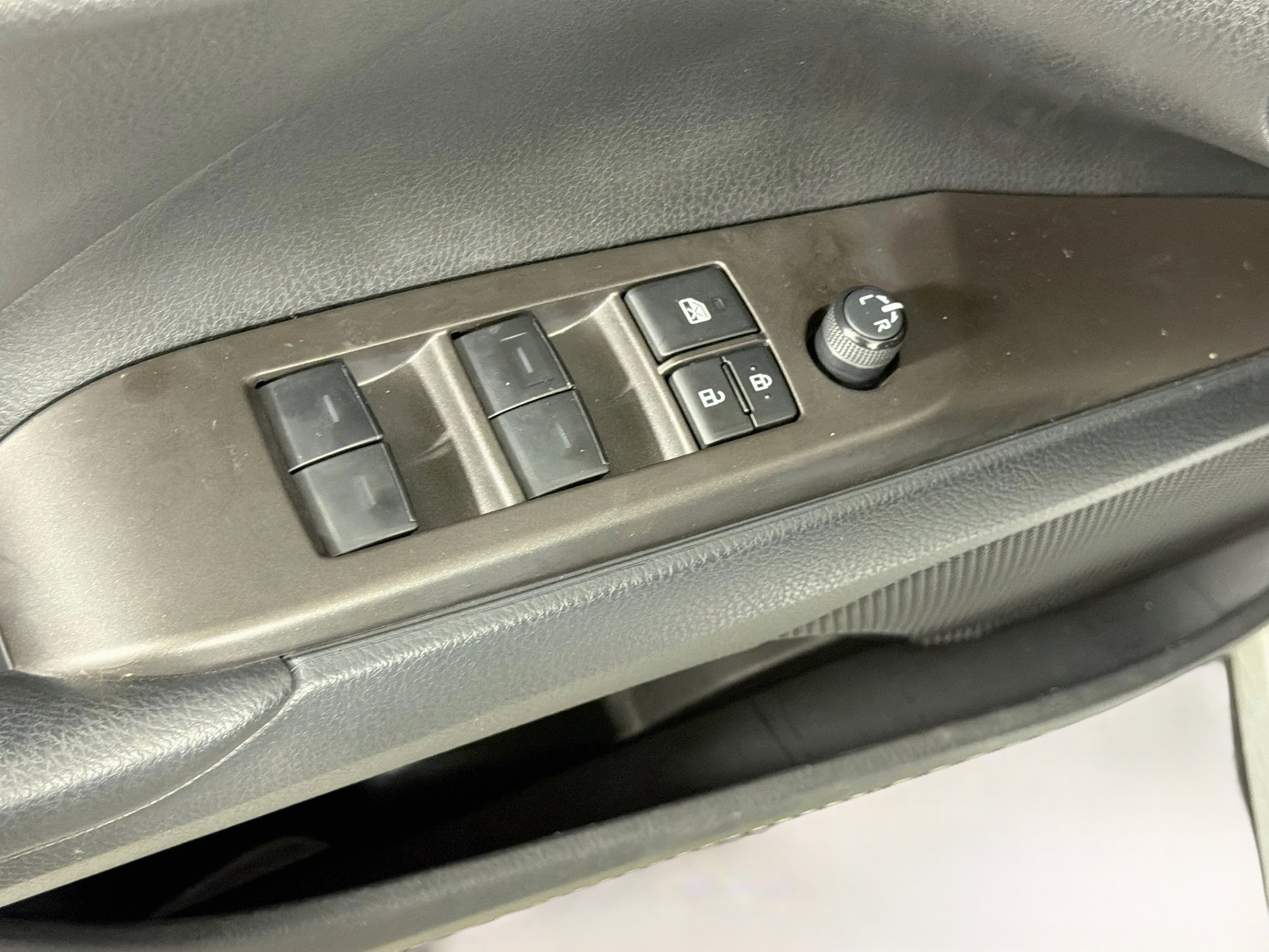 Used 2023 Toyota Camry SE FWD image 15