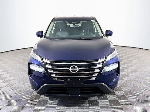 Used 2024 Nissan Rogue SV AWD/4WD image 2