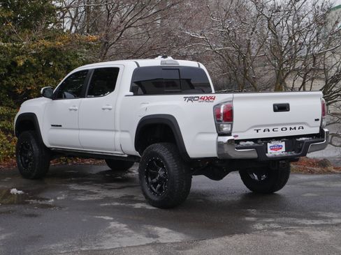Used 2023 Toyota Tacoma TRD Off-Road w/ Black Out Package (TMS) image 19
