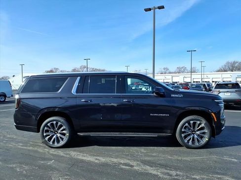 New 2026 Chevrolet Suburban High Country w/ Sun And Tow Package AWD/4WD image 2