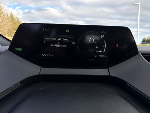 Used 2025 Toyota Prius XLE image 14