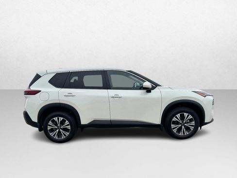 Used 2023 Nissan Rogue SV image 4