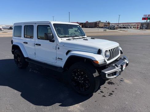 Used 2025 Jeep Wrangler Unlimited Sahara image 5