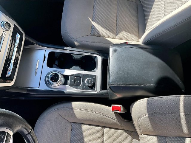 Used 2022 Ford Explorer XLT AWD/4WD image 15