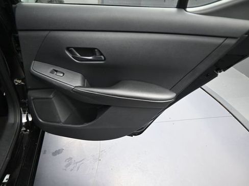 Used 2024 Nissan Sentra SV FWD image 15