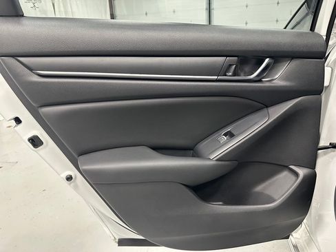 Used 2020 Honda Accord EX image 40