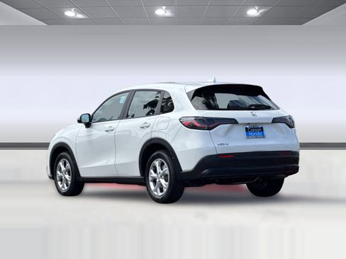 Used 2023 Honda HR-V LX image 3