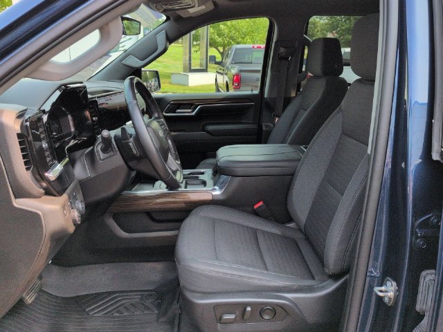 Used 2023 Chevrolet Silverado 1500 RST AWD/4WD image 21