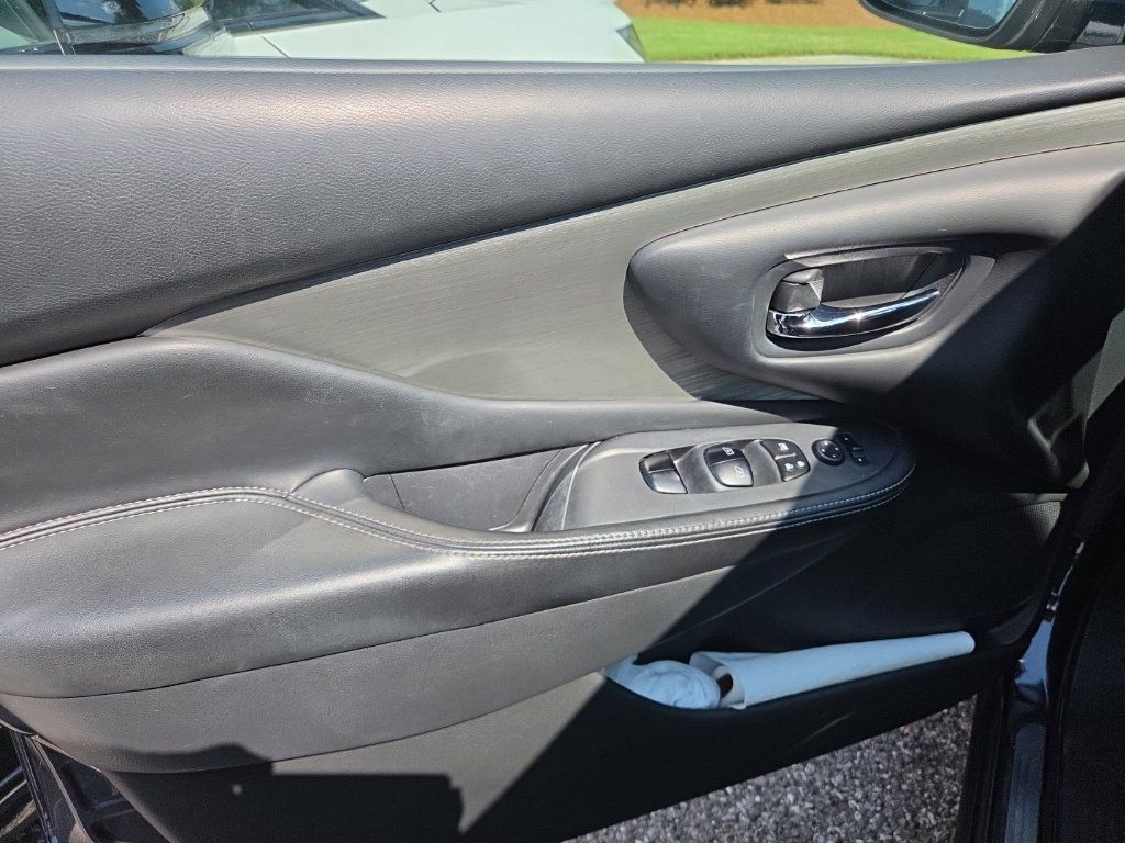 Used 2018 Nissan Murano S w/ Cargo Package FWD image 13