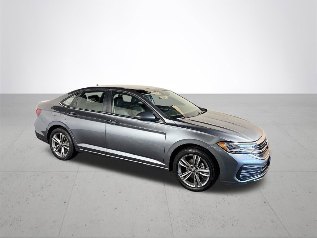 Used 2024 Volkswagen Jetta SE w/ Panoramic Sunroof Package FWD image 5