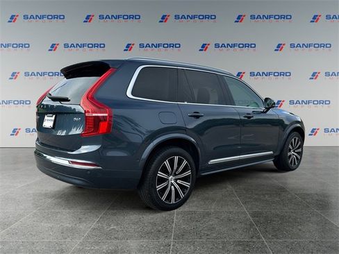 Used 2023 Volvo XC90 B6 Plus image 5