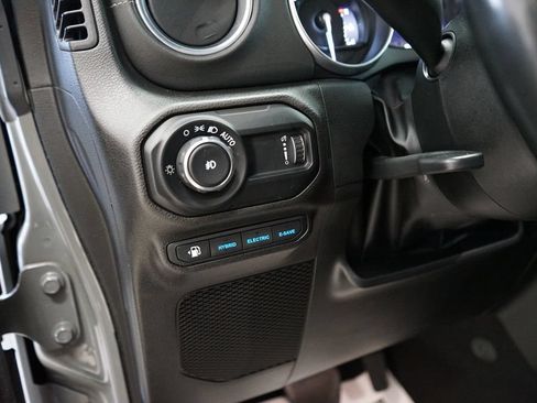 Used 2023 Jeep Wrangler Unlimited Sahara w/ Cold Weather Group AWD/4WD image 28