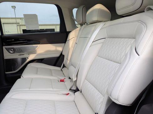 New 2026 Lincoln Nautilus Black Label w/ Jet Appearance Package AWD/4WD image 16