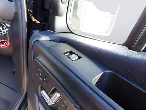 Used 2024 Mercedes-Benz Sprinter 2500 image 22