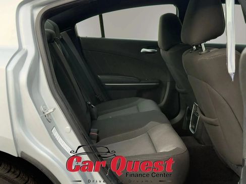 Used 2022 Dodge Charger SXT RWD image 15