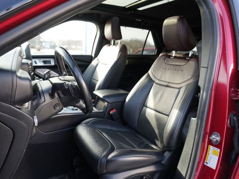 Used 2021 Ford Explorer Platinum w/ Equipment Group 601A image 14