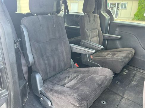 Used 2014 Dodge Grand Caravan SE FWD image 18