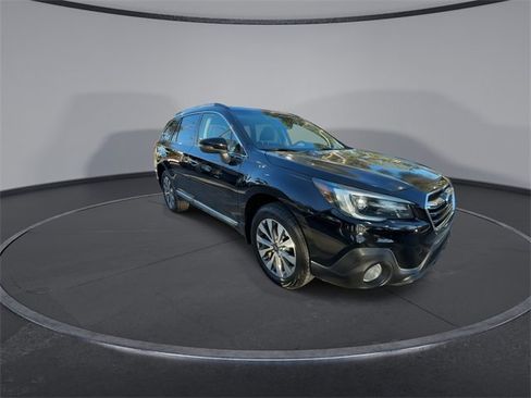 Used 2018 Subaru Outback 2.5i Touring image 2