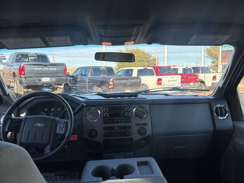 Used 2012 Ford F250 XLT w/ Camper Pkg image 39