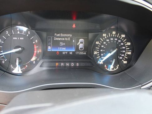 Used 2015 Ford Fusion SE FWD image 19