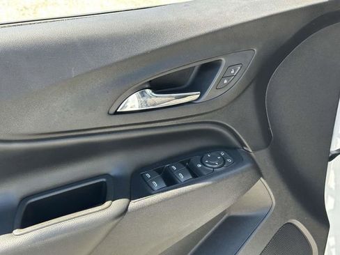 Used 2019 Chevrolet Equinox LT FWD image 16