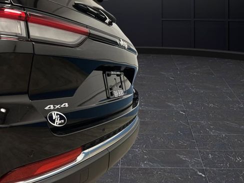 Used 2024 Jeep Grand Cherokee Limited image 36