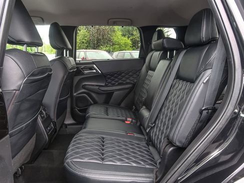 Used 2024 Mitsubishi Outlander SEL FWD image 25