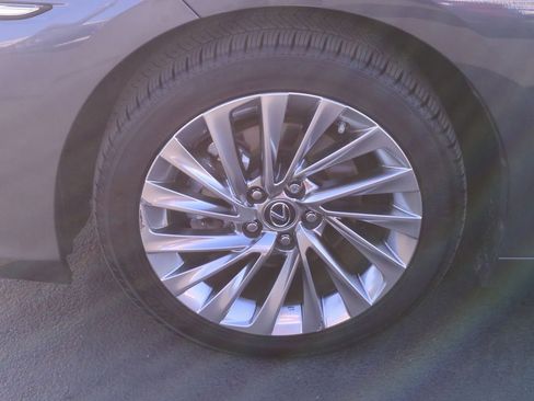 Certified 2023 Lexus ES 300h Ultra Luxury image 10