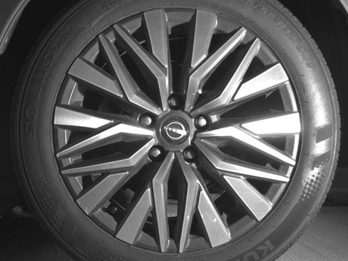 Used 2025 Nissan Altima 2.5 SV FWD image 11