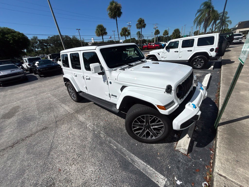 Used 2024 Jeep Wrangler High Altitude AWD/4WD image 6