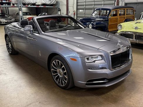 Used 2019 Rolls-Royce Dawn image 1