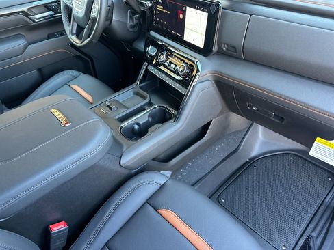 New 2026 GMC Sierra 2500 AT4 w/ AT4 Premium Plus Package AWD/4WD image 15