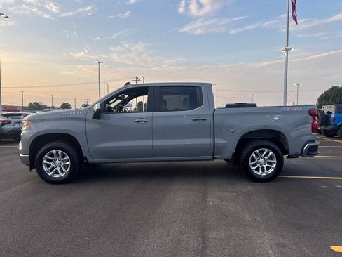 Used 2024 Chevrolet Silverado 1500 LT AWD/4WD image 3
