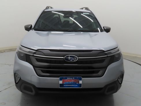 New 2025 Subaru Forester Limited w/ Popular Package image 11