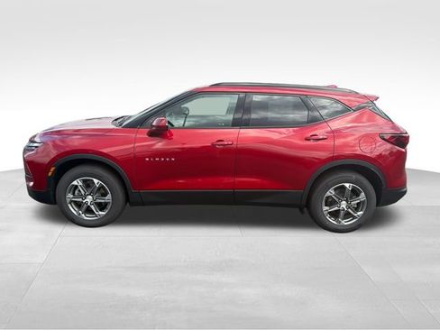 Used 2023 Chevrolet Blazer LT w/ Convenience Package AWD/4WD image 2