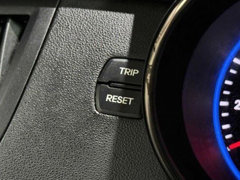 Used 2015 Hyundai Genesis 3.8 RWD image 40