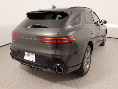 Used 2025 Genesis GV70 3.5T Sport AWD/4WD image 14
