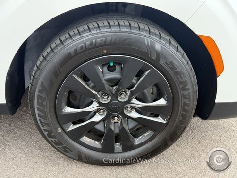 Used 2021 Kia Soul LX FWD image 10
