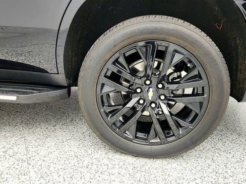 Used 2023 Chevrolet Tahoe Premier w/ Advanced Technology Package image 9