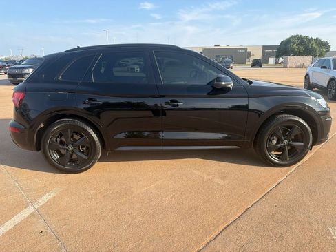 Used 2020 Audi Q5 2.0T Premium w/ Titanium Sport Package AWD/4WD image 3