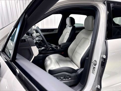 New 2026 Porsche Cayenne AWD/4WD image 5