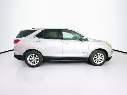 Used 2020 Chevrolet Equinox LT w/ Driver Convenience Package image 10