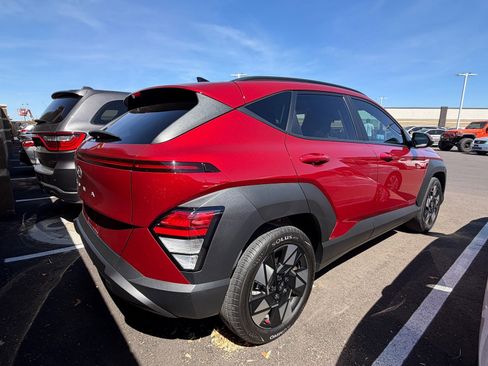 Used 2024 Hyundai Kona SEL image 3