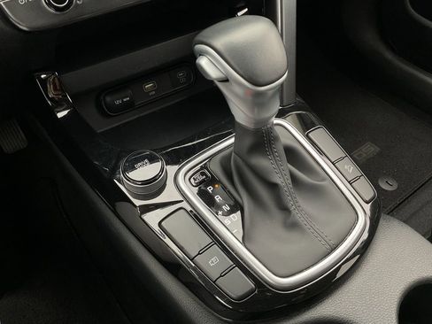 Used 2025 Kia Seltos S image 34