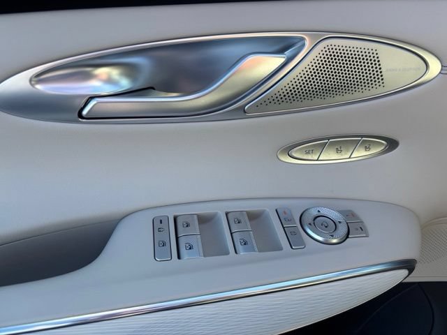 Used 2026 Genesis GV70 2.5T Advanced AWD/4WD image 9