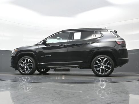 Used 2025 Jeep Compass Limited w/ Elite Group AWD/4WD image 31