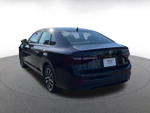 Used 2025 Volkswagen Jetta SE image 12