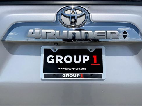 Used 2017 Toyota 4Runner Limited AWD/4WD image 10
