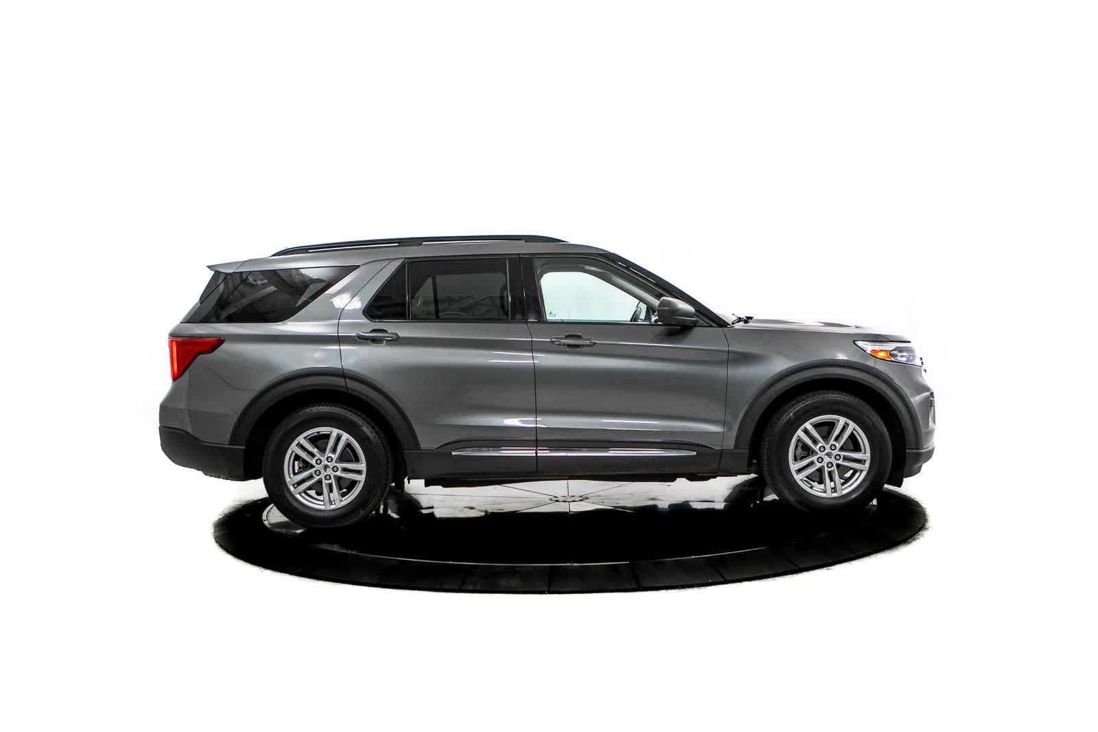 Used 2023 Ford Explorer XLT RWD image 8